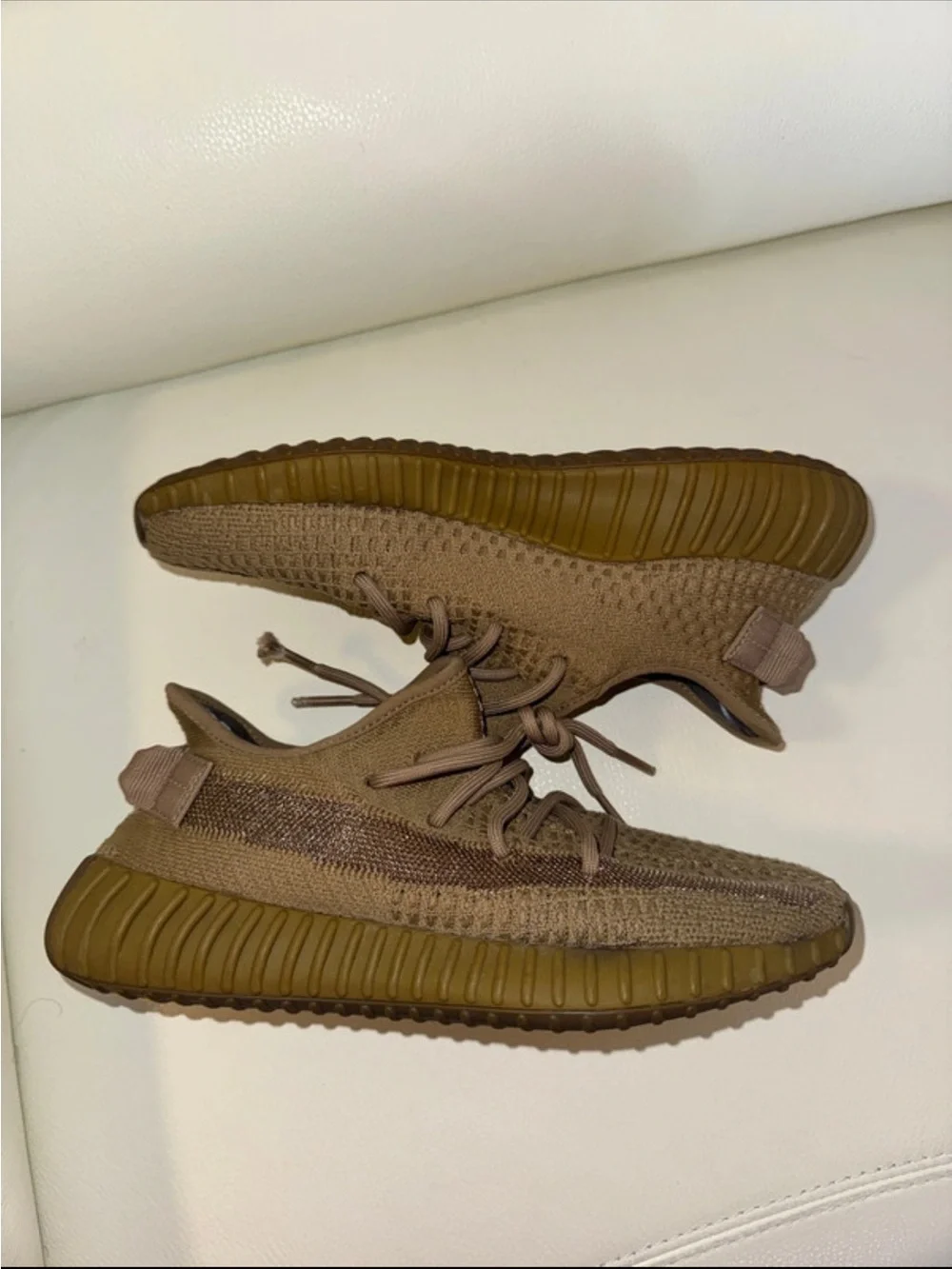 YEEZY WOMEN’S SNEAKERS